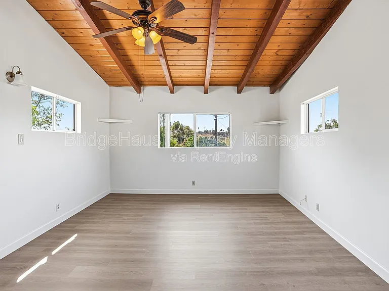 7562 Zemco Dr — Photo 20