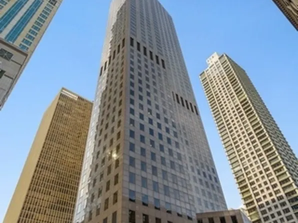 950 N Michigan Ave APT 4401, Chicago, IL 60611