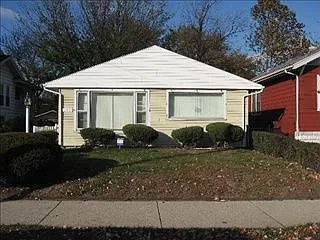 114 Mason St photo 1