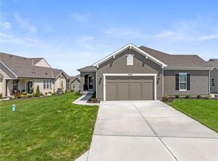8263 Aurora St, Lenexa, KS 66220