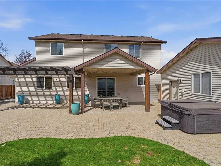 621 E Round Up Cir — Photo 8