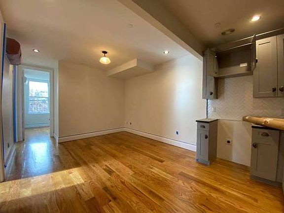 3rd image of 232 Tompkins Ave #1BB