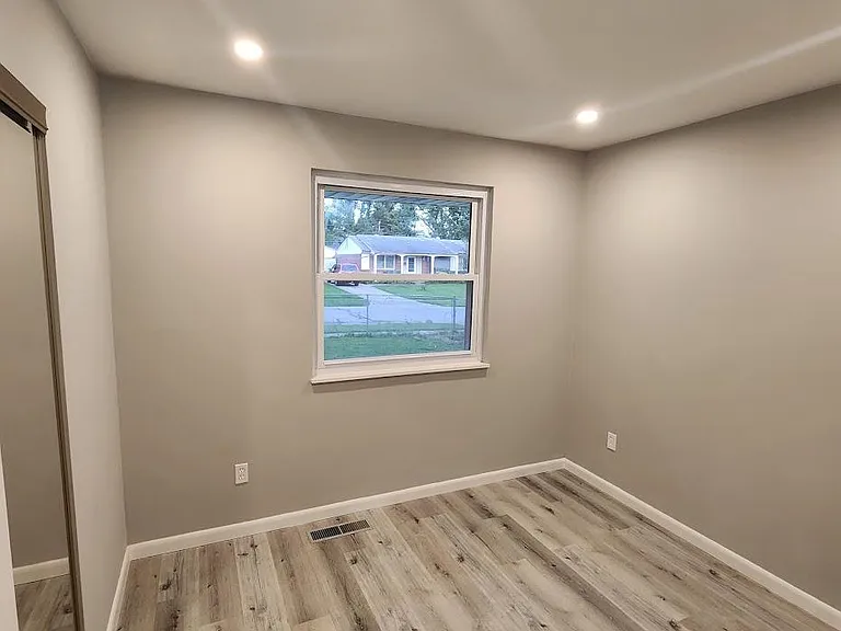 10913 Maplehill Dr — Photo 14