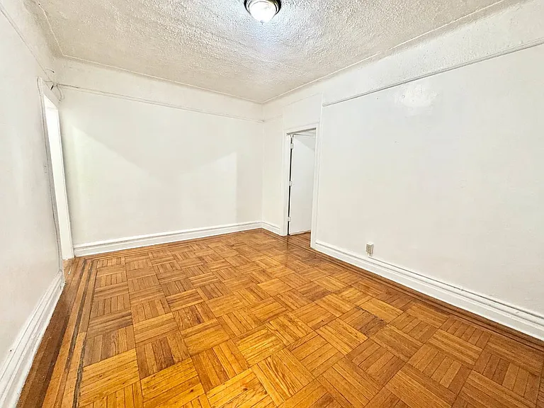 674 47th St #2J — Photo 6