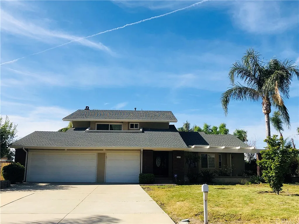 9639 Almond St photo 1