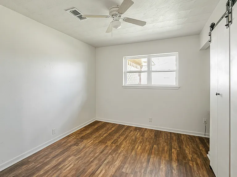 1601 Elizabeth St — Photo 15