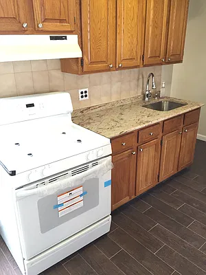 Rented by Metroline Realty | media 5