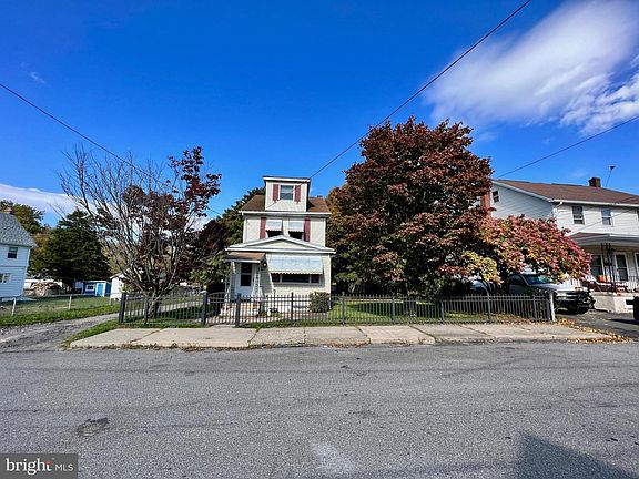 3rd image of 115 W Grant St