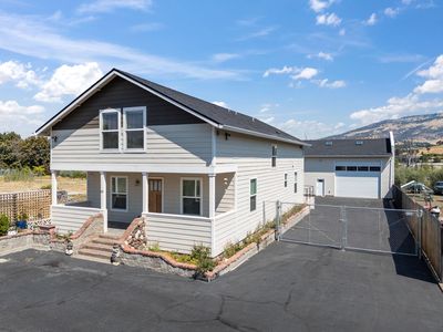 133 S Main St, Phoenix, OR, 97535