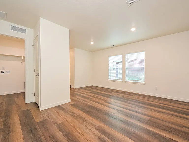 18564 E 47th Pl — Photo 10