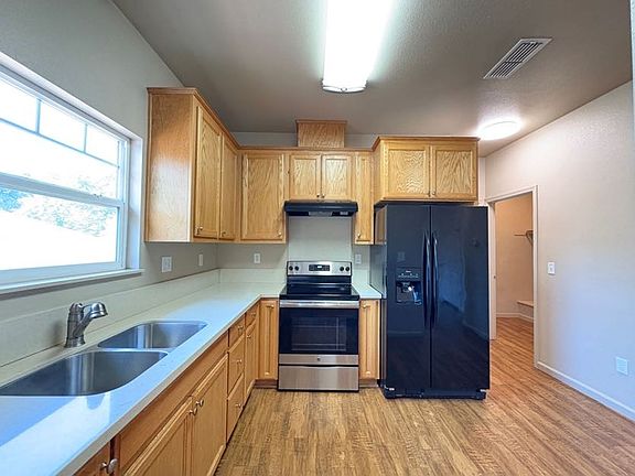 5th image of 1235 N San Joaquin St #A