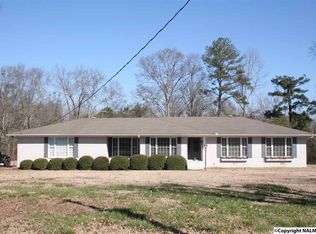 656 Lakewood Dr, Gadsden, AL 35901