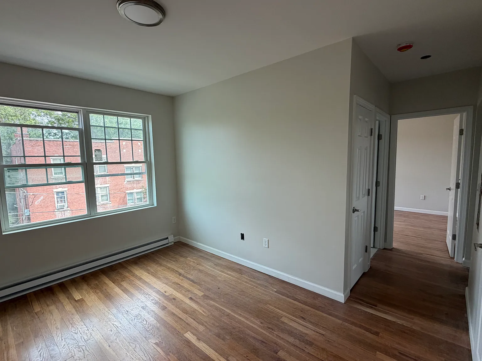 1 bed, 750 sqft, $1,300 — Photo 4