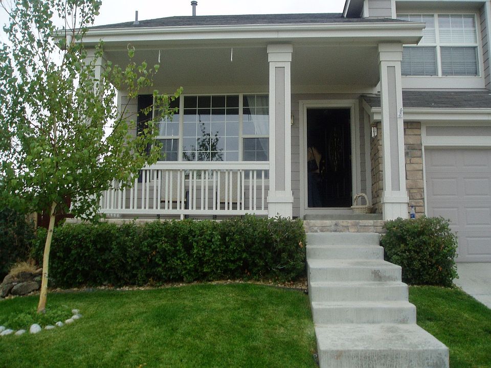 beautiful, well-kept home on desirable cul-de-sac