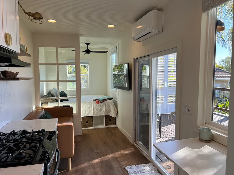 Los Cerritos Ln — Photo 9