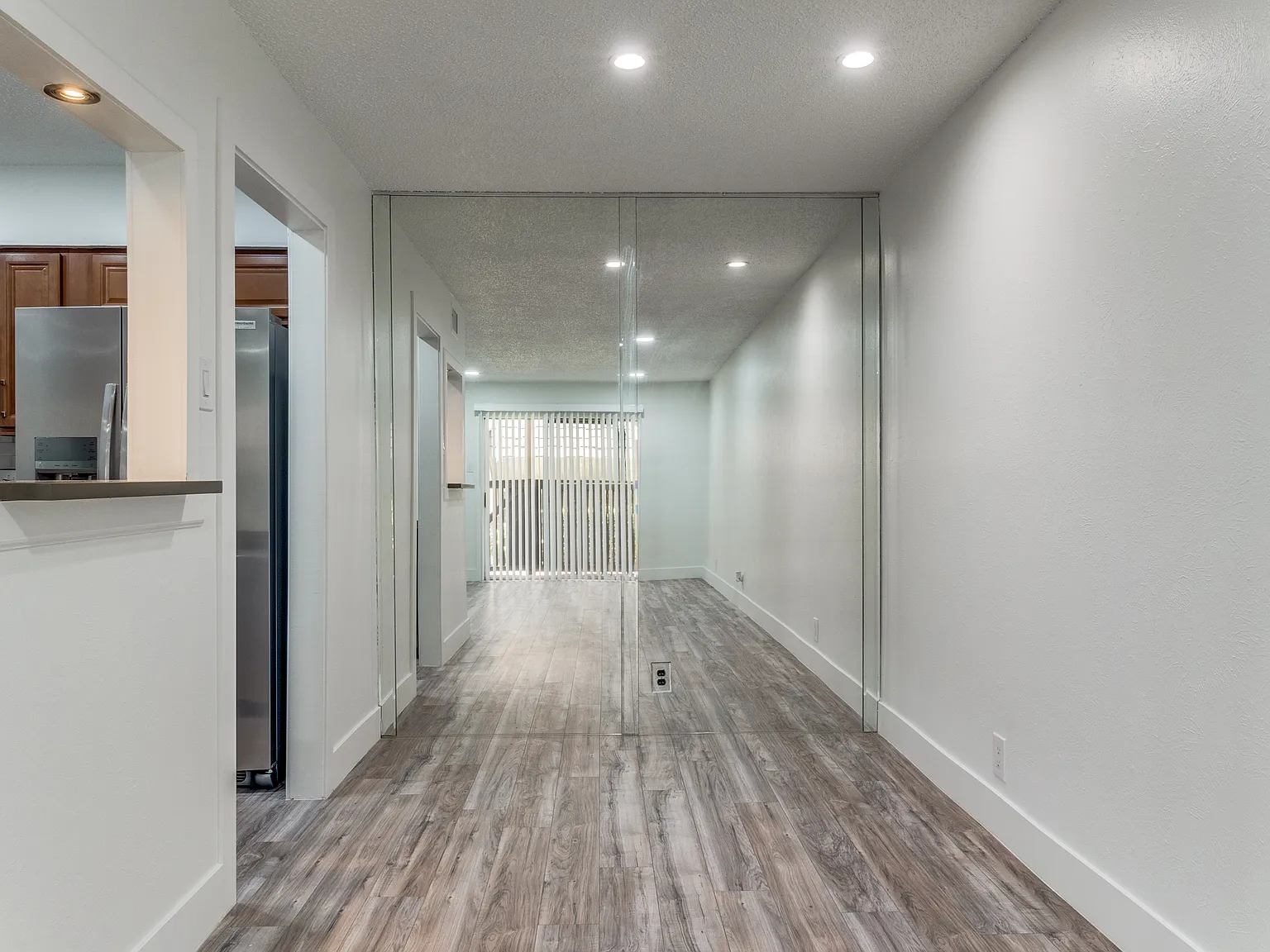 2 bed, 961 sqft, $1,495 — Photo 4