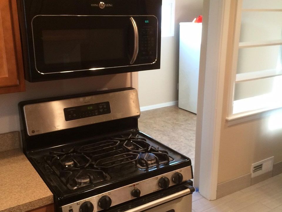 Gas range and built in microwave
