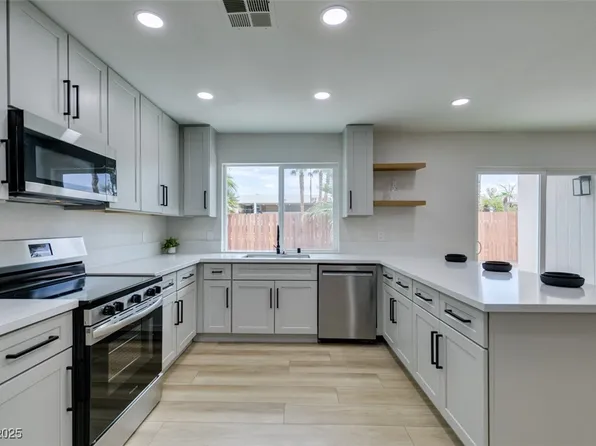 3822 Don Carlos Dr, Las Vegas, NV 89121