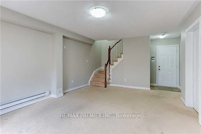 3080 Highbourne Cres — Photo 17
