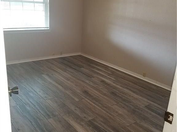 4th image of 1331 Brookfield Ln