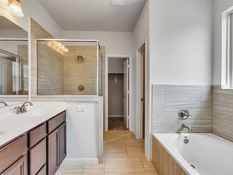 10026 Thicket Park Ln — Photo 23