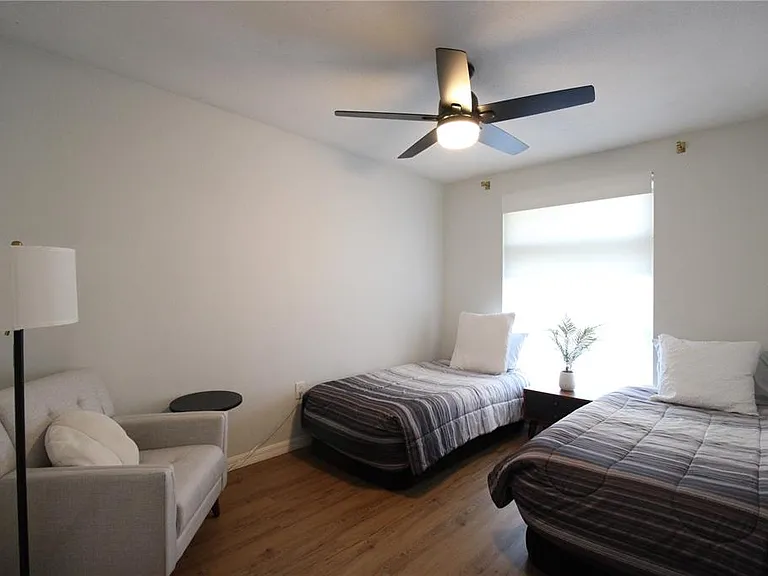 3745 SW 6th Pl — Photo 13