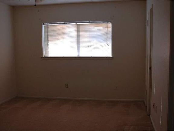4th image of 205 Redbud Cir