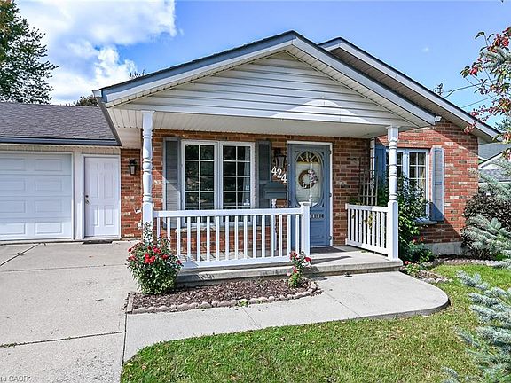 5th image of 424 John St