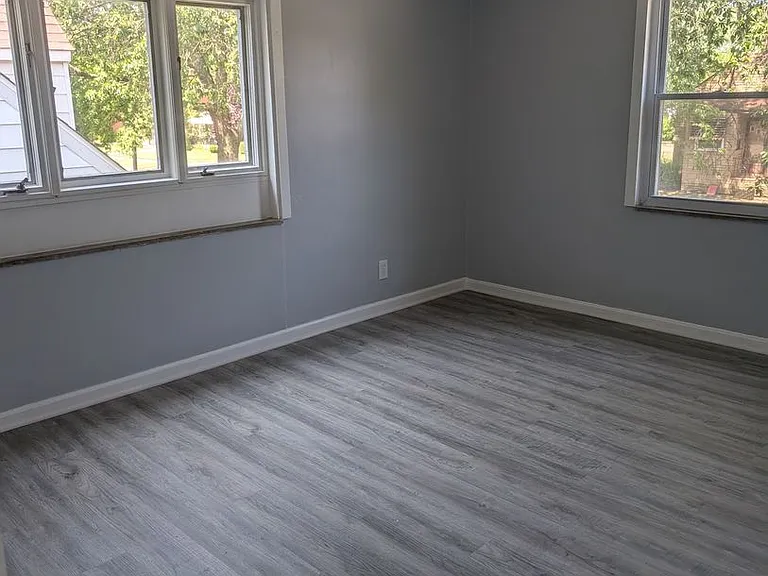 21000 Crystal Ave — Photo 8