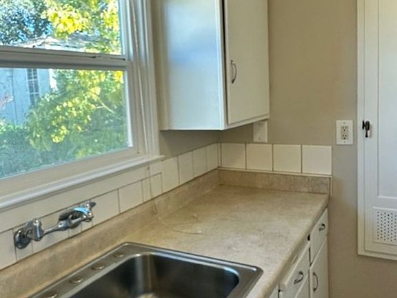 4th image of 915 Oak Lane 2 #3-1-4
