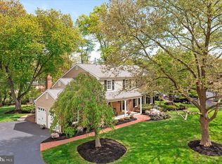 18 Melvina Dr, Lawrence Township, NJ 08648