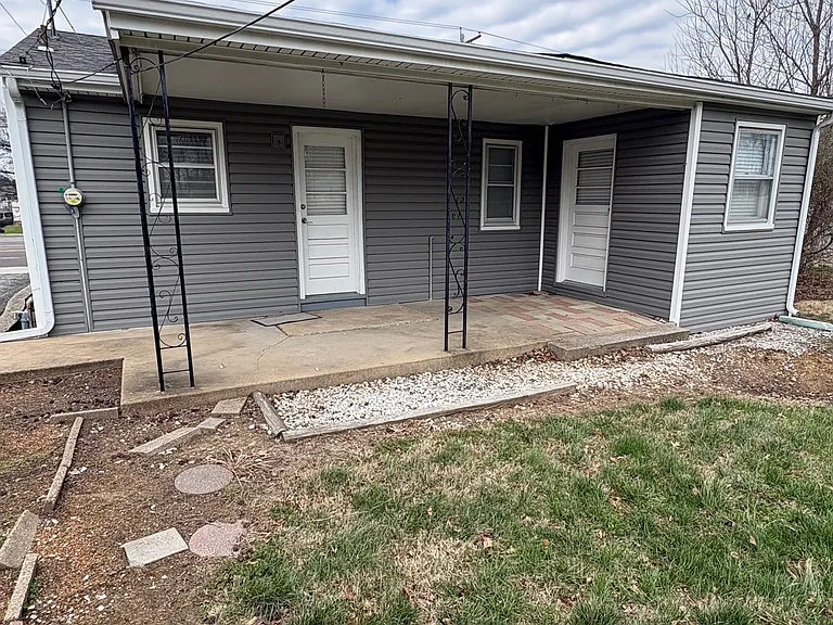 2308 N Illinois St — Photo 3