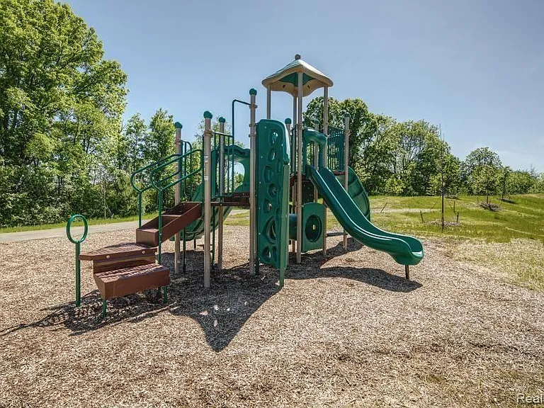 2893 Rayfield Ave — Photo 46