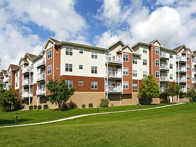 Blackberry Pointe Apartments — Photo 12