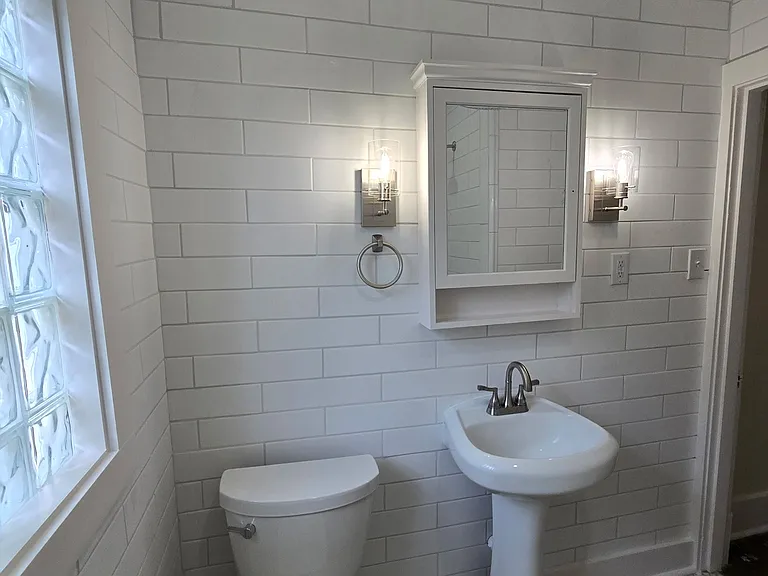 515 Alexander St — Photo 4