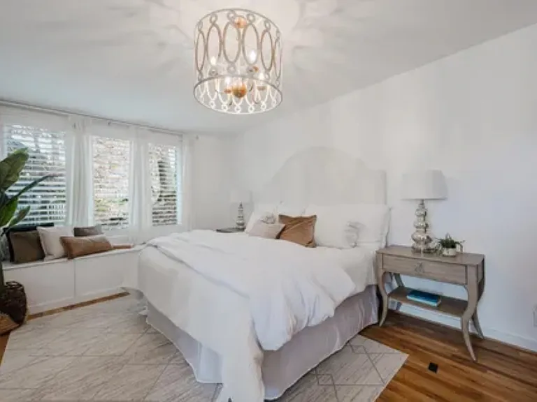 Crest Dr — Photo 19