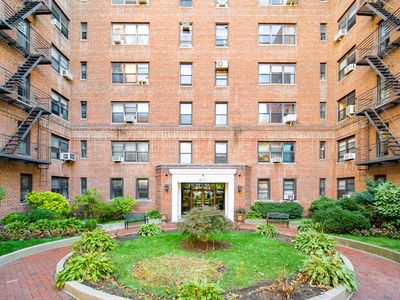 6771 Yellowstone Blvd APT 2V, Flushing, NY, 11375