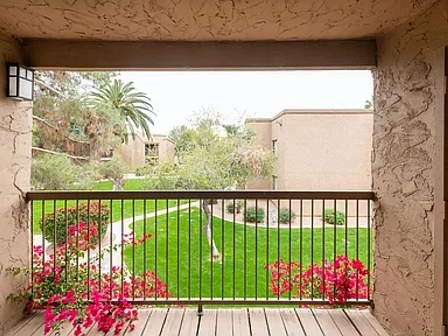 8256 E Arabian Trail #226, Scottsdale - Gorgeous Home in the Heart of Scottsdale — Photo 3