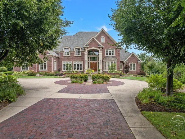 4N881 Old Farm Rd, St Charles, IL 60175