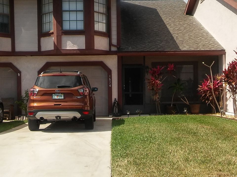 1st image of 1574 SE Hatfield Ct