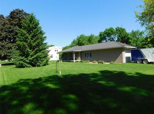 224 E 11th St, Tipton, IA 52772