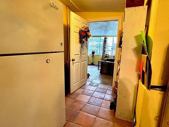 4th image of 5038 N Sullivan Rd