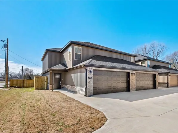 501 Arkansas St, Gentry, AR 72734