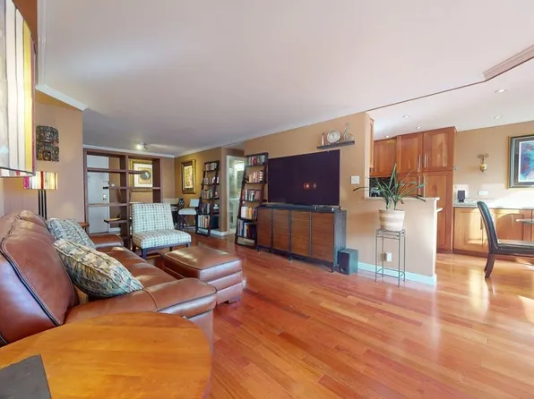 118-17 Union Turnpike image 15 of 49