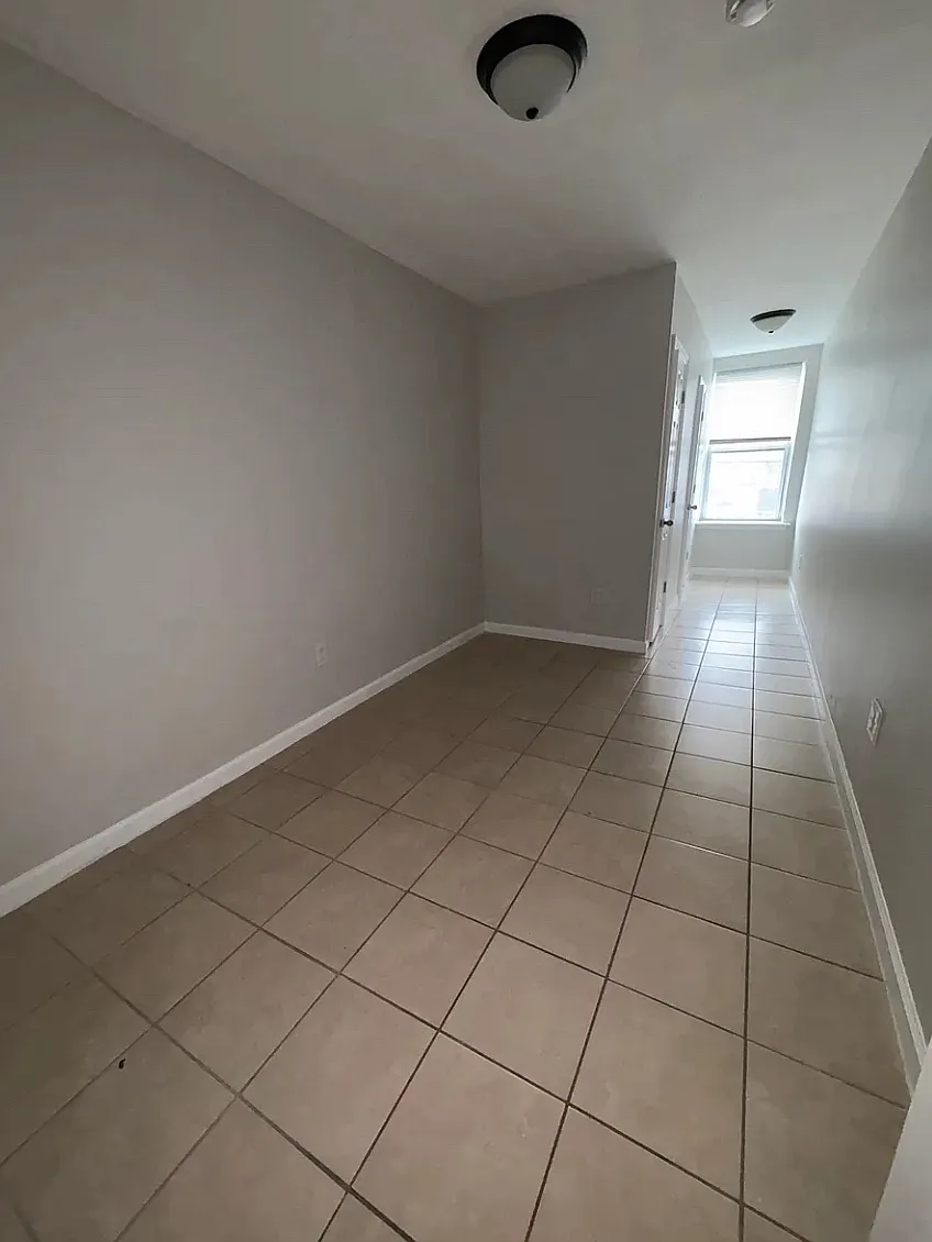 Studio, $1,400 — Photo 2