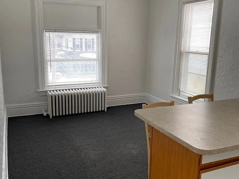 242 W 8th St — Photo 9