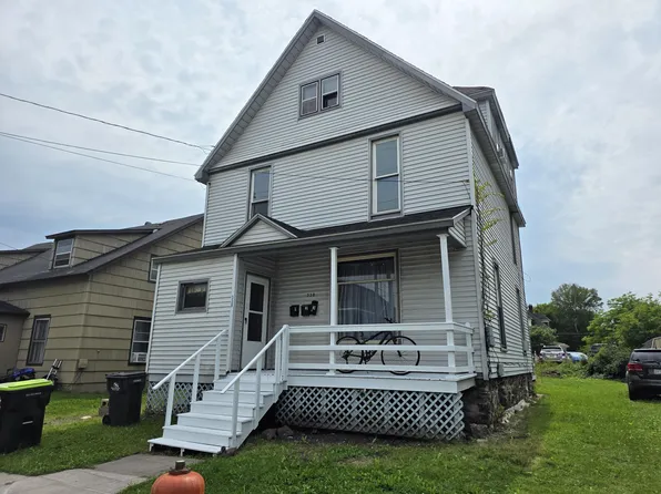 338 Maple St, Sault Sainte Marie, MI 49783