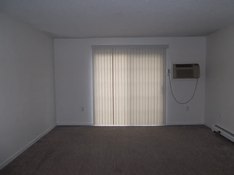 12 Saint James Pl #609 — Photo 4