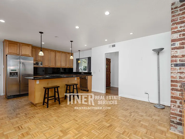 9136 Cecile Way — Photo 15
