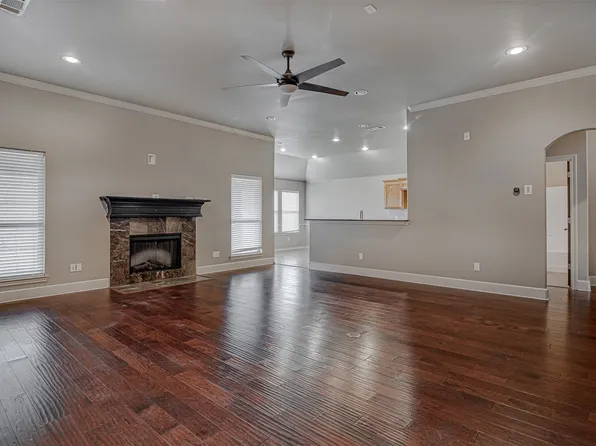 316 Colorado Dr, Burleson, TX 76028